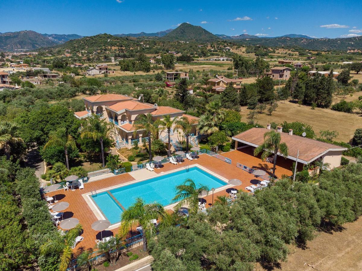 Mare Azzurro Aparthotel Cardedu Buitenkant foto